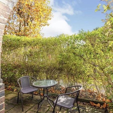 Please Cancel Your Bookings London Exterior foto